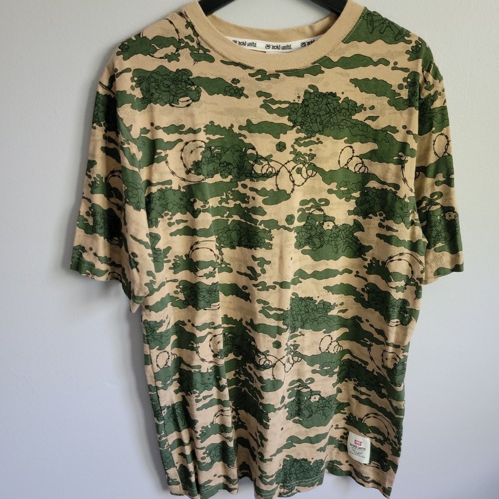 Ecko Unltd. Classic Shirt Size Large Green Tan Army Inspired Camoflauge
